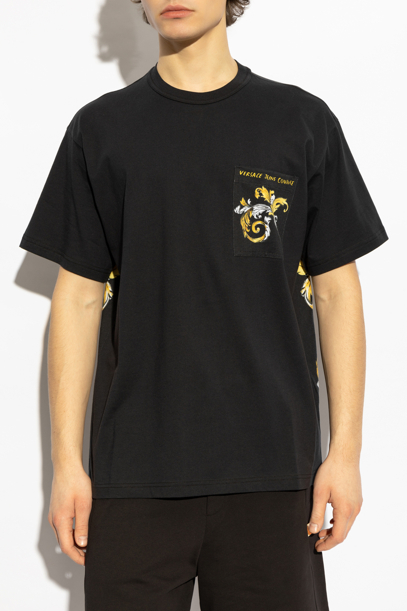 Black T-shirt with pocket Versace Jeans Couture - Vitkac AS
